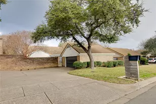 54 Legend Rd, Benbrook, TX 76132 - Photo 2