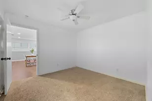 1310 W Cedar St, Arlington, TX 76012 - Photo 22