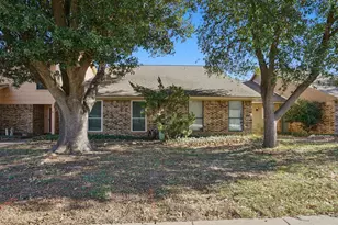 25 Gittiban Pl, Pantego, TX 76013 - Photo 8