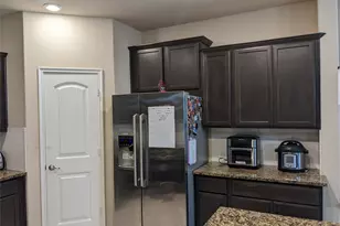 10304 Big Sandy Ct, McKinney, TX 75071 - Photo 4