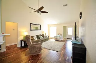 314 Pool St, Cedar Hill, TX 75104 - Photo 2