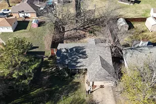 1605 Woodside Ln E, Cleburne, TX 76033 - Photo 4