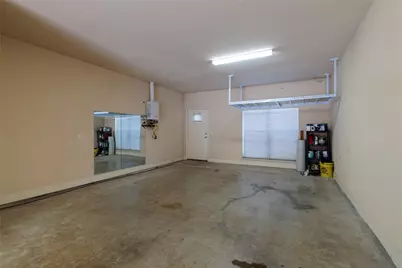 724 Skyline Bluff Court, Fort Worth, TX 76102 - Photo 20