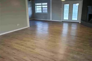 1106 Gifford Dr, Granbury, TX 76048 - Photo 2