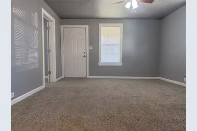 310 W Russell Street, Weatherford, TX 76086 - Photo 4