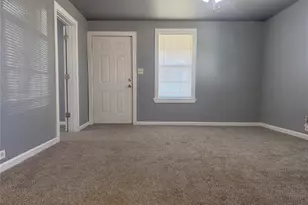 310 W Russell St, Weatherford, TX 76086 - Photo 4