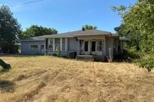 401 S Gardner St, Whitewright, TX 75491 - Photo 1