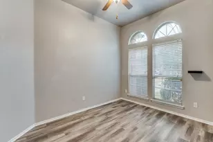 2939 Alyson Way, Grand Prairie, TX 75052 - Photo 14