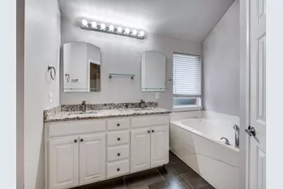 2939 Alyson Way, Grand Prairie, TX 75052 - Photo 20