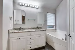 2939 Alyson Way, Grand Prairie, TX 75052 - Photo 20