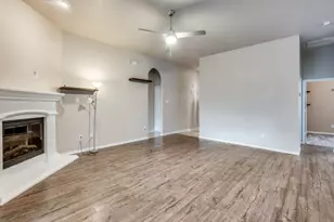 2939 Alyson Way, Grand Prairie, TX 75052 - Photo 2