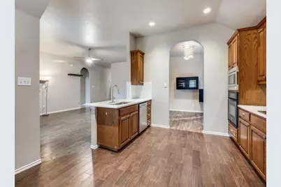 2939 Alyson Way, Grand Prairie, TX 75052 - Photo 4