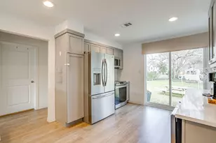 824 Springbrook Dr, Fort Worth, TX 76107 - Photo 16