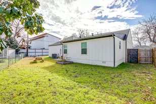 824 Springbrook Dr, Fort Worth, TX 76107 - Photo 30