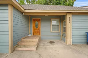 709 S Munger Blvd, Dallas, TX 75223 - Photo 2