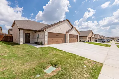 727 Rolling Terrace Circle, Granbury, TX 76049 - Photo 2