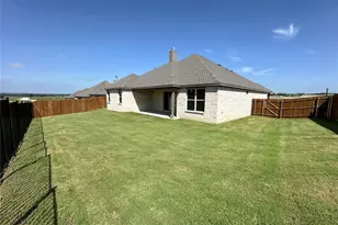2001 Belle Lagos Ln, Cleburne, TX 76033 - Photo 32
