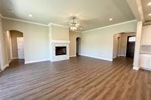 2001 Belle Lagos Ln, Cleburne, TX 76033 - Photo 8