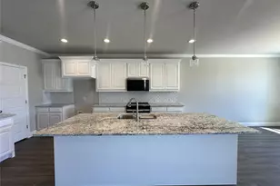 2001 Belle Lagos Ln, Cleburne, TX 76033 - Photo 4