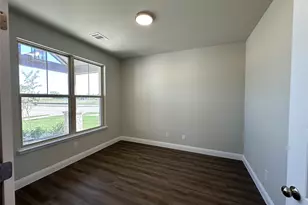 2001 Belle Lagos Ln, Cleburne, TX 76033 - Photo 16