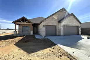 2001 Belle Lagos Ln, Cleburne, TX 76033 - Photo 1