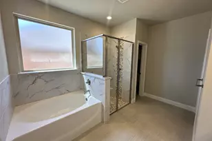 2001 Belle Lagos Ln, Cleburne, TX 76033 - Photo 8