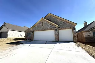 2003 Belle Lagos Ln, Cleburne, TX 76033 - Photo 2