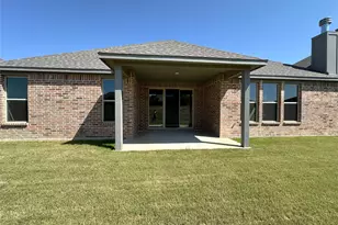 2003 Belle Lagos Ln, Cleburne, TX 76033 - Photo 32