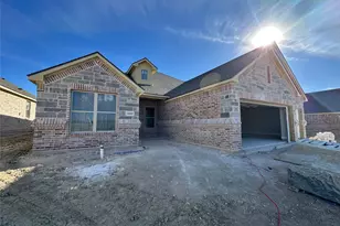 2003 Belle Lagos Ln, Cleburne, TX 76033 - Photo 4