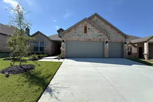 2003 Belle Lagos Ln, Cleburne, TX 76033 - Photo 2