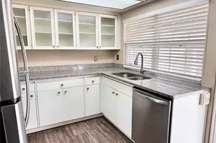 1613 Squire Ct, Grand Prairie, TX 75051 - Photo 8