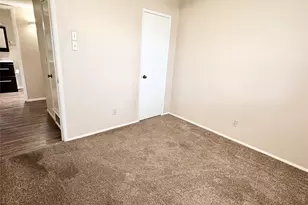 1613 Squire Ct, Grand Prairie, TX 75051 - Photo 14