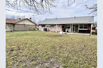 1613 Squire Court, Grand Prairie, TX 75051 - Photo 22