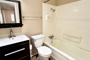 1613 Squire Ct, Grand Prairie, TX 75051 - Photo 10