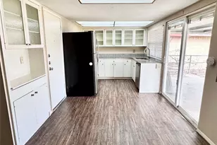 1613 Squire Ct, Grand Prairie, TX 75051 - Photo 4