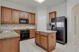 729 Red Elm Ln, Fort Worth, TX 76131 - Photo 12