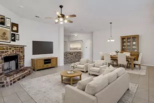 729 Red Elm Ln, Fort Worth, TX 76131 - Photo 4