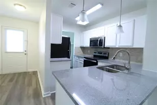 605 Carriagehouse Ln, Garland, TX 75040 - Photo 2