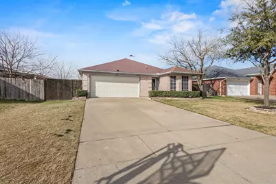 6318 Brookbriar Court, Arlington, TX 76018 - Photo 2
