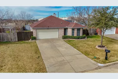 6318 Brookbriar Court, Arlington, TX 76018 - Photo 4