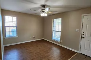 704 S Dewey Ave, Sherman, TX 75090 - Photo 2