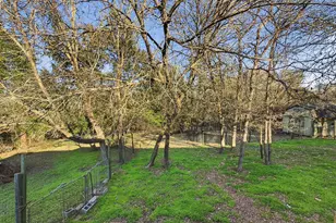 266 Bennett Rd, Ennis, TX 75119 - Photo 4