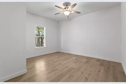 1037 E Richmond Avenue, Fort Worth, TX 76104 - Photo 22