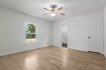 1037 E Richmond Avenue, Fort Worth, TX 76104 - Photo 14