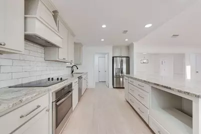 903 Elmwood Court, Euless, TX 76039 - Photo 10