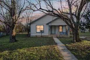 214 N Preston St, Whitney, TX 76692 - Photo 28