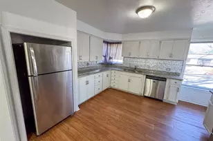 1431 W Chestnut St, Denison, TX 75020 - Photo 4