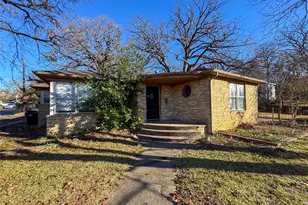 1431 W Chestnut St, Denison, TX 75020 - Photo 1