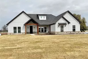 2001 Collin St, Weatherford, TX 76085 - Photo 6