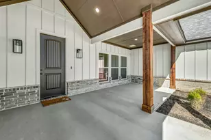 2001 Collin St, Weatherford, TX 76085 - Photo 4